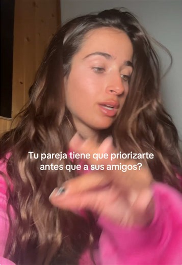 ¿Priorizar a la pareja sobre los amigos?