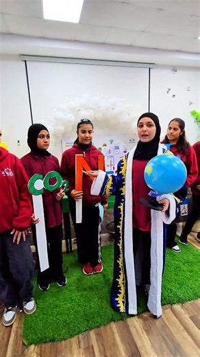 طالبات #خديجة يحيين العلوم بتجارب تفاعلية وعروض مذهلة 🔬🎤✨ كل لحظة تعليم تصبح مغامرة مليئة بالإبداع 🌟📚 #مدرسة_خديجة #علوم_سابع #ابداع_الطالبات #تجارب_علمية #تعليم_نشط #trend #explor | مدرسة خديجة الاعدادية