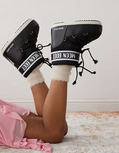 Moonboot Icon low boots in black | ASOS