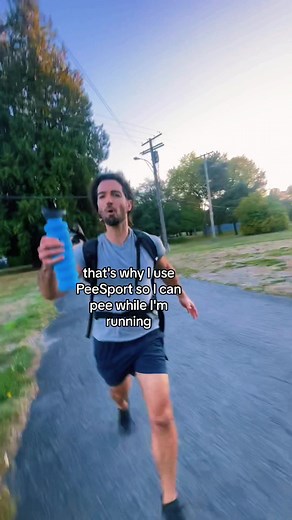 Pee while youre running! 💪 #runner #peefunnel #festivalessentials #hikingessentials #festivalgirl #awkwardessentials #peebottle #hiking #vanlifereality #solofemaletravel #campervan #campinghack #hikinggear #campinggear #athlete #urinebottle #trucker #shop #pee #shewee #shepee