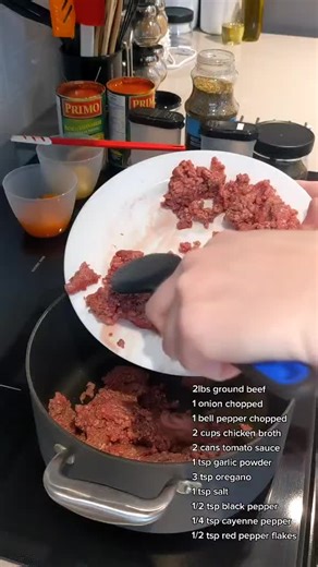 Lasagna Soup in my favorite Tupperware®️ Chef Series II pot! Onion and pepper chopped super tiny to hide them in the sauce using my Chop N Prep!