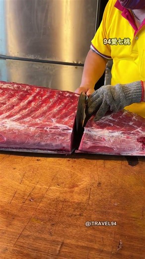 Every precise cut reveals true bluefin tuna mastery#黑鮪魚 #mastercutter #reelsviral
