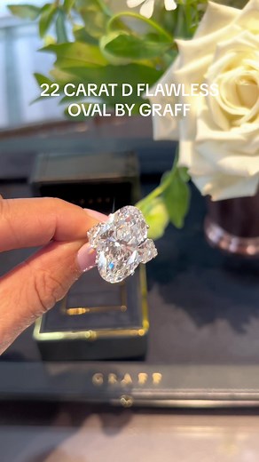 This js pefection! Seen at @Graff Madison Avenue. 💕 #thediamondsgirl#graff#graffdiamonds #flawless#diamond#whatsinthebox #engagementring