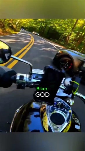 El motociclista casi explota… hasta que el conductor del Mustang se disculpó ❤️‍🩹