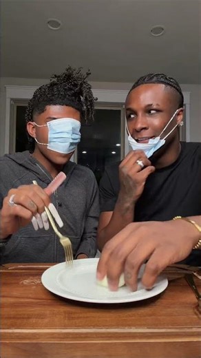 “Guess the Food BLINDFOLDED… This Went Wrong 😂#shorts #funnychallenge #foodchallenge #viralshorts