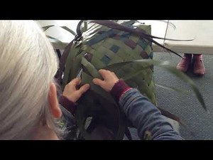 Flax weaving kete top edge plait