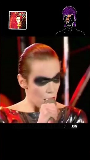 David Bowie & Annie Lennox perform "Under Pressure" at the Freddie Mercury concert tribute in 1992