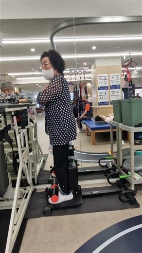 전) 대한물리치료사협회 서울특별시물리치료사회중앙회 대의원 및 서울특별시물리치료사회 14대 수석부회장 출신인20년재활병원경력의 회복기재활전문병원 재활치료실장출신 물리치료사 김센터장