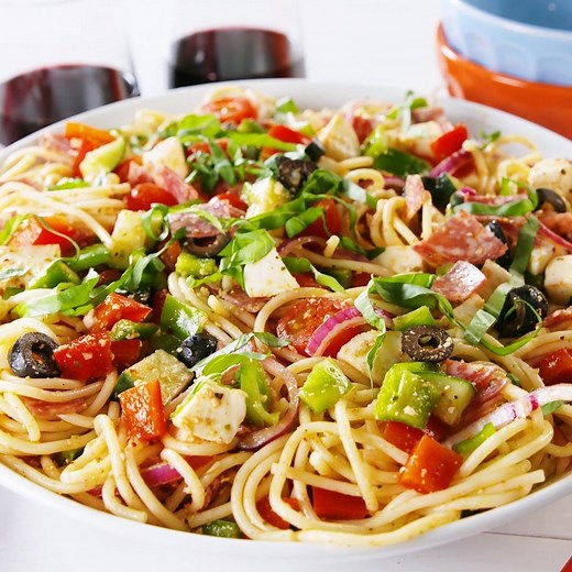 If you're looking for something to make next week, you need to know about Spaghetti Salad. Full recipe: http://dlsh.it/wWVNzuG | Delish