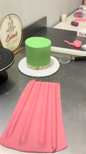 zainab cake and cupcakes | Mehndi theme cakes by zainab cake and cupcakes Wedding season Wedding season on | Instagram