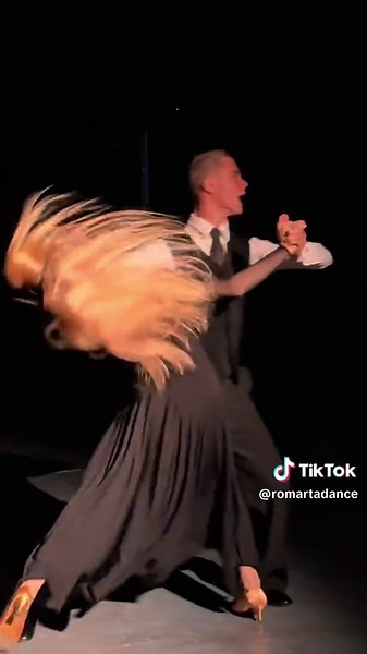 Tango Power: Captivating Dance Performance
