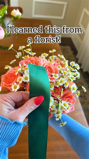 3.6M views · 17K reactions |  How to wrap a bridal bouquet! #bouquet #bridal #flowers #wedding | Jeff & Lauren | Facebook