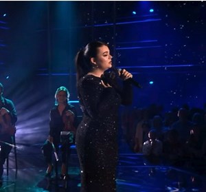 Maëlle's Emotional Performance of 'When We Were Young'