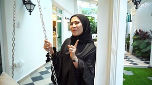 911K views · 10K reactions | Mesti ramai yang tak tengok lagi kan House Tour Madammu? Jadi malam ni Madammu sajikan sekali lagi House Tour Madammu untuk kesayangan Madammu semua. www.noirbeautyworld.com #noir #wherebeautyblossom #bangkitwanitaberniaga | NOIR Health & Beauty HQ | Facebook