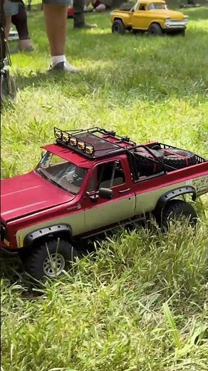 This 1979 Chevy Scottsdale Prerunner build using the Pro-Line Racing Twin I-Beam conversion kit is 🔥