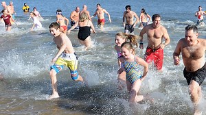 Dozens take a dunk at Dewey Beach