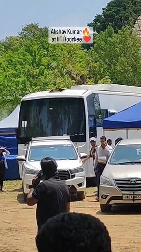 AKSHAYKUMAR SIR AT IIT ROORKEE #uttarakhand Shooting @akshaykumar . . . . . #Akshaykumar #iitroorkee #uttarakhand #akkisarkhatikjai #shooting #viralreels #reelsinstagram #reelsexplore #reels #khiladi #instagram #instagramreels #viralvideos | ḲḧḭḶḀDḭYṏṳ ḲḀ ḲḧḭḶḀDḭ