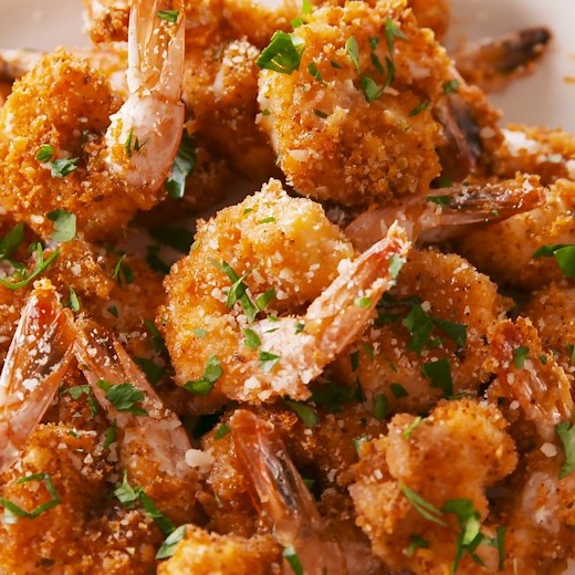 The ingredient that makes this breaded shrimp carb-free is SO SMART 🍤 Full recipe: http://dlsh.it/nNcjZE5 | Delish