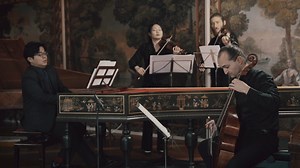 今天，微光祝大家平安夜快樂❤️ 今晚大稻埕李春生紀念長老教會《平安夜燭光古樂》19:00開放入座，歡迎早來選好位子～ 【🎄伯利恆牧羊人的「田園曲調」·微光演奏巴洛克聖誕節大協奏曲 #重播】 May this Christmas Eve bring you peace, warmth, and joy. Repost of The Gleam Ensemble plays Francesco Onofrio Manfredini (1684-1762): Concerto grosso in C-Dur ‘Pastorale per il santissimo natale’, 2023 in Schlosskonzerte Bad Krozingen 今晚平安夜， 在人心依然動盪的時刻，用安詳寧靜的田園風古樂—義大利巴洛克作曲家-曼佛雷迪尼(Francesco Manfredini, 1684-1762) 《神聖的聖誕節田園曲》，來祝福古樂迷們平安🙏 *影片為2023年末，微光古樂集 The Gleam Ensemble的歐洲組合，在德國—巴特克洛青根古鍵盤·宮廷博物館Schlos