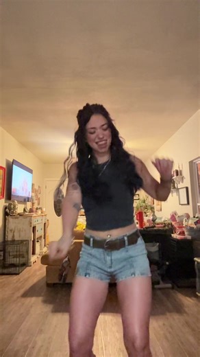 Zoe🐸 (@zoe.ebarb)’s videos with original sound - Zoe🐸