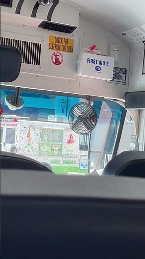 I saw a tasty frosty ice cream truck parked ￼at the ￼Deer Park Mall
