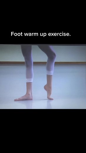 Foot warm up exercise for ballet class. #ballet #balletclass #ballettok #balletshoes