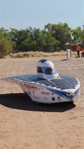 Our mid-field teams are making their way through Barrow Creek today, marking 1210km from Darwin. Keep smashing it teams 🫶#2025BWSC | Bridgestone World Solar Challenge