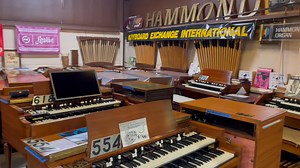 Vintage Hammond Organ Specialist! We offer fully restored Hammond B3, C3 & A-100s with Leslie Speakers for sale. KeyboardExchange.com | Keyboard Exchange International