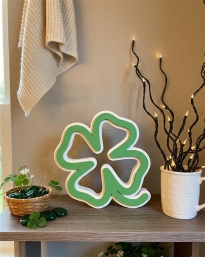 Modern Four Leaf Clover Sign • Green White Shamrock Irish Holiday Decoration - Etsy