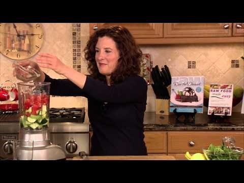 A Savory Raw Smoothie: Garden Vegetable Green Smoothie