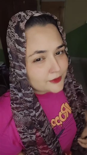 Alisa Faruqi on Instagram: "🌺🌺"