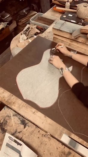 This is the making of one of my signature designs and builds The Albatross!! It is one that is very very special to me as it is one that includes not only woodworking but my leatherwork as well as my pyrography which is all hand-copied and woodburned off of my 35mm photography which you can find more of at @cindy_hulej 📸 This build was in collab with my friends over at @stewmac_guitar - thank you always @allypcamp 🤍 For all my gearhead friends the specs for this particular version are as follo