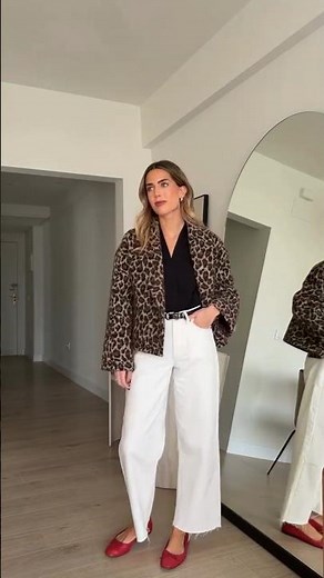 Chaqueta De Leopardo Con Vaqueros Blancos Y Accesorios Rojos ✨ #outfitideas #fashiontrends #ootd