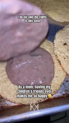 Mom Hack:hid a can of lentils in the refried beans for added protein & to make sure there’s enough🤫