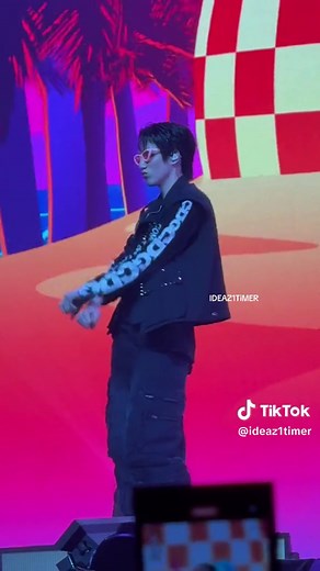 โด่ดิดง ละดิโด้ดิดง ละมันเต้นบ่ตรง ลงโท๊ะ ลงทง 🤣🕺🏻555 โดนเส้น #PHUTATCHAI #ภูธัชชัย #BUS_KnockKnockKnock_KhonKaen #BUS1stFANCON_KnockKnockKnock #BUSbecauseofyouishine #ijustwannapenfanyoudaibor @phutatchai @BUS because of you i shine