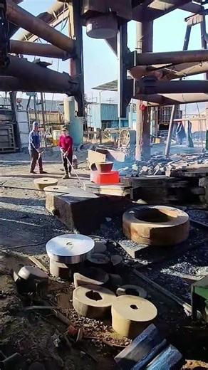 Forge Steel Using 50 Ton Hydraulic Hammer