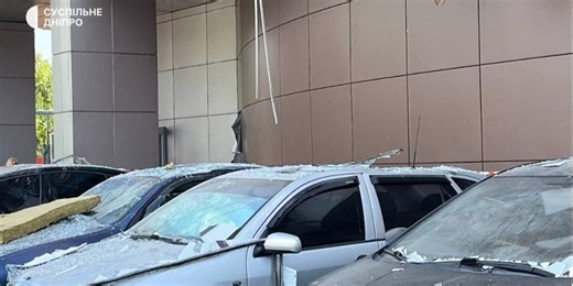 Russian attack in Dnipro: Three dead, shopping center damaged in explosions