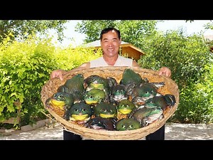 Huge Bullfrog, Splash with HOT CHILI OIL! BEST Summer Recipe! Tasty! | Uncle Rural Gourmet