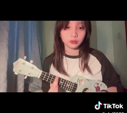 Easiest Ukulele Song for Beginners to Play