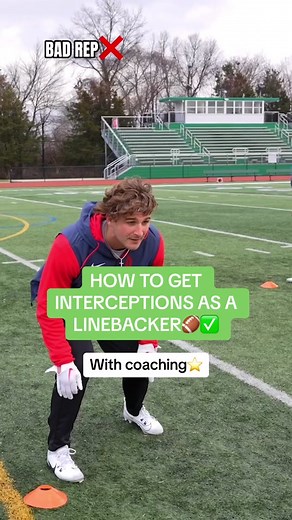 How to get INTERCEPTIONS as a Linebacker🏈 WATCH THE FULL VID FOR COACHING🙏 Try this technique out ASAP‼️ For all the BEST Linebacker training techniques in the gym, on the field, and in the kitchen get a 5⭐️ Football Package Linebacker Edition ASAP🔥 LlNK lN BlO💥 . . . . . #football #fb #linebacker #D1LB #d1football #d1linebacker #linebackerdrills #hsfb #5starfootballpackage #fyp #fbtok