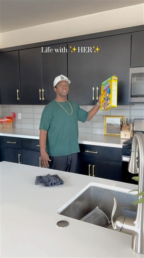 When you live with a clean freak 🧼🤣 #Family #FamilyHumor #CleanFreak #LifeWithHer #Lifestyle