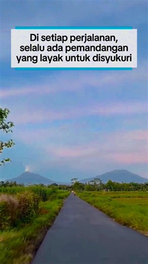 Keindahan alam tak pernah gagal membuat hati kembali tenang. #pemandanganalam #nature #mountainview
