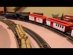HO scale Roundhouse Circus Coaches/set goes around the layout