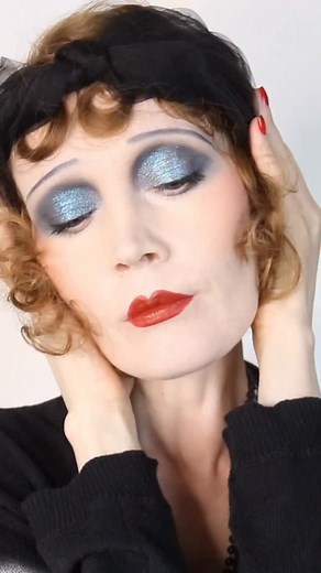 The famous 1920s “Sad Eye” makeup look by ​⁠ @retrofrog_ Step back in time to the Golden Age of Hollywood with the alluring “Sad Eye” makeup, famously worn by silent screen stars like **Theda Bara, Mae Murray, and Barbara La Marr**. This iconic, slightly melancholic look captivated audiences and remains a timeless example of dramatic glamour. The Brands of the Era: This dramatic look was popularized with the help of early cosmetic brands like **Kissproof**, which offered the intensely pigmented
