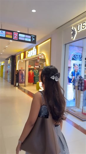 Tapur✨ on Instagram: "Veer zara moment 👀🫶 #instagram #trendingsong❤️ #tapur #tapuromar #viral #veerzara"