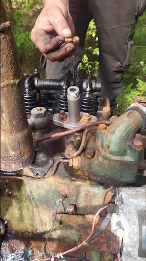 Free up a seized engine with this one simple trick! #dieselengine #lifehacks for #mechanic #fail