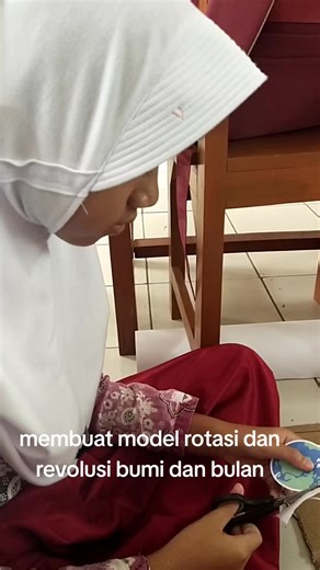 membuat model rotasi dan revolusi bumi dan bulan. mapel IPAS kls 6 SD #gurusd #gurutiktok #fyp