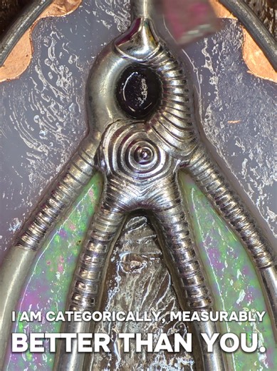 I scrubbed and swept and spring cleaned the studio yesterday and I'm ready for a full week of creating ✨️ Im using a Hakko Fx888d soldering station with temp control set to 371°C, Nokorode paste flux, & Amerway 60/40 Sapphire solder ... #stainedglass #suncatcher #welding #soldering