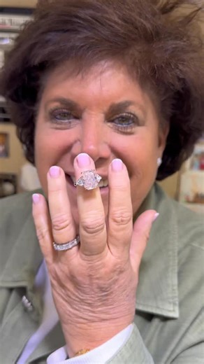 AN 11 CARAT NATURAL FANCY LIGHT PINK RADIANT DIAMOND IS ONE OF THE RAREST STONES ON EARTH. ITS SOFT BLUSH COLOR AND EXCEPTIONAL CLARITY MAKE IT A TRUE INVESTMENT GEM. • • • #viral #diamond #color | Kerri Lavine