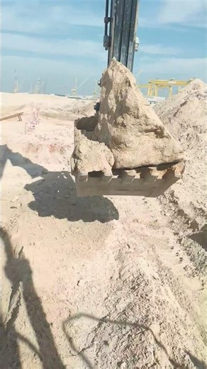 The Art of Excavation: A Masterclass in Heavy Machinery #shorts